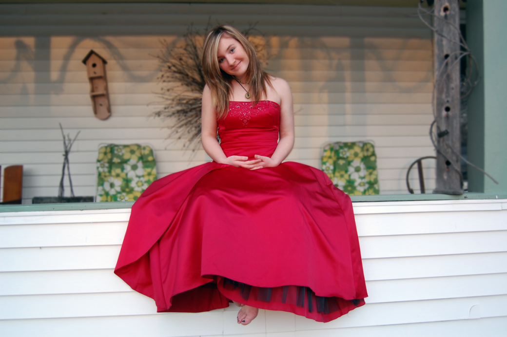 How to Bag the Prom Queen Crown